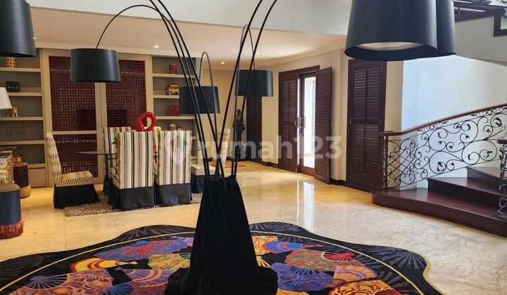 Disewakan Rumah Mewah Idaman di Menteng Lokasi Strategis 2