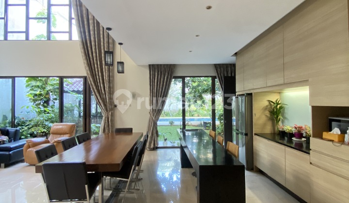 Disewakan Rumah Mewah Fully Furnished di Menteng Lokasi Strategis 2