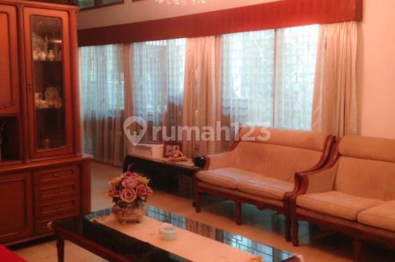 For Sale Old House with SHM in Menteng Central Jakarta Strategic Location 2