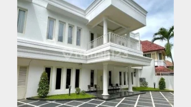 Dijual Rumah mewah di Menteng Lokasi Strategis Dijual Rumah mewah di Menteng Lokasi Strategis
