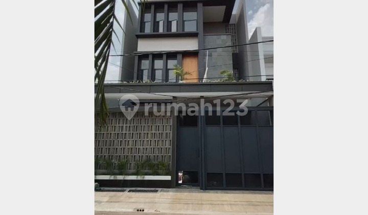 Dijual Rumah 3 Lantai di Pondok Indah Jakarta Selatan