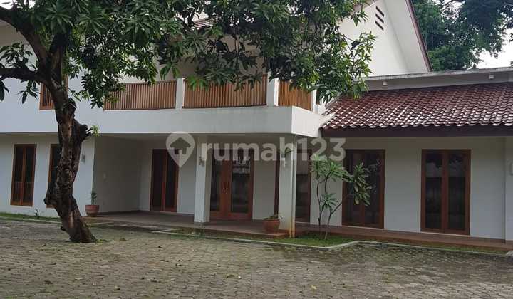 Dijual Rumah Kawasan Tenang di Kemang Jakarta Selatan 2