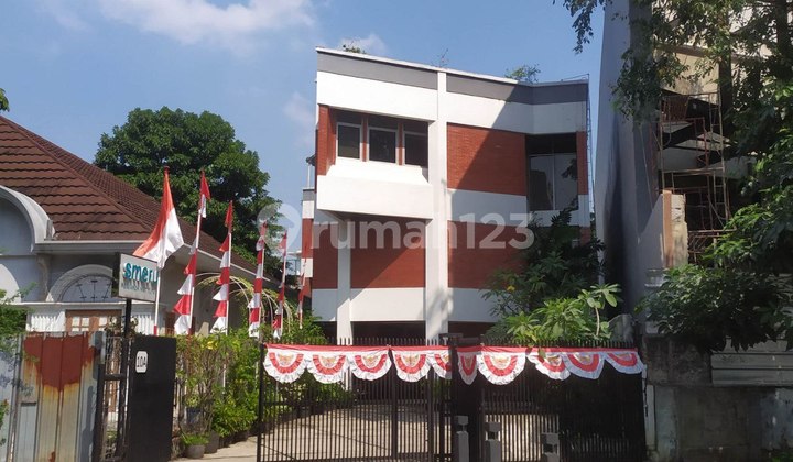Dijual Gedung 3 Lantai di Menteng Jakarta Pusat Lokasi Strategis Dijual Gedung 3 Lantai di Menteng Jakarta Pusat Lokasi Strategis