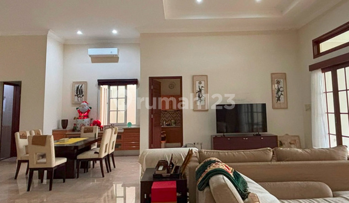 Dijual Rumah Cantik Idaman di Menteng Lokasi Strategis Dijual Rumah Cantik Idaman di Menteng Lokasi Strategis