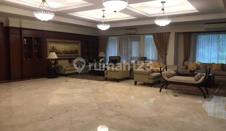 Disewakan Rumah Mewah Fully Furnished di Menteng Lokasi Strategis