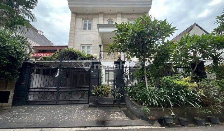 Rumah Modern 3 Lantai Di Pondok Indah Jakarta Selatan 1