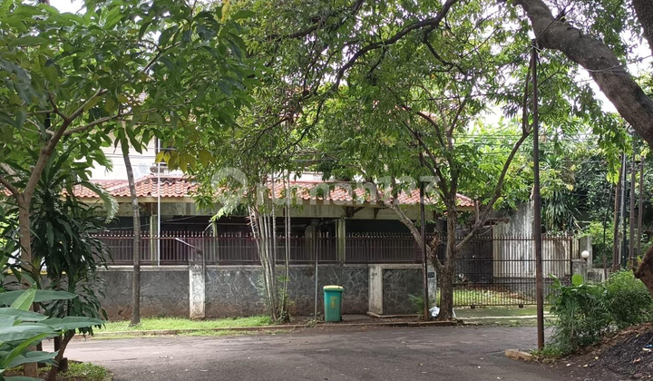 Rumah Hitung Tanah Di Simprug Golf Jakarta Selatan Rumah Hitung Tanah Di Simprug Golf Jakarta Selatan