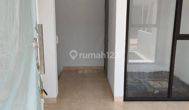 Disewakan Rumah 2 Lantai Siap Huni di Delta Mas 10