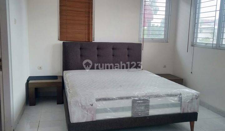 Disewakan Rumah Full Furnish di Taman Menteng Lippo Cikarang 18