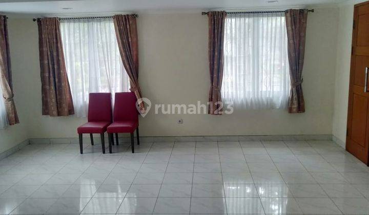 Disewakan Rumah Siap Huni di Taman Menteng Lippo Cikarang 5