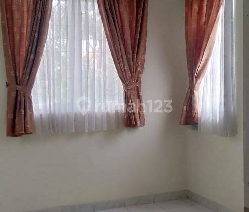 Disewakan Rumah Siap Huni di Taman Menteng Lippo Cikarang 16