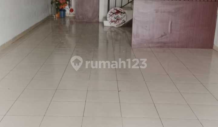 For rent: 2-story shop house in Singaraja Lippo Cikarang
