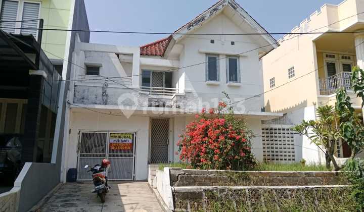 Dijual rumah 2 lantai di Taman beverly Lippo Cikarang