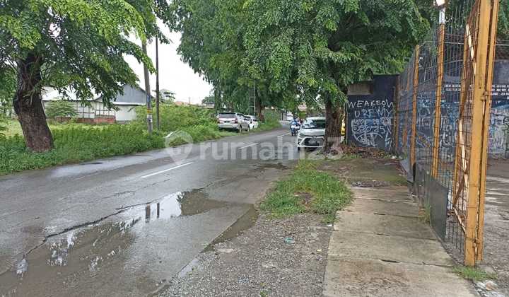 Land and Ready-to-Use Building for Sale on Jl. Adiarsa Barat Karwang