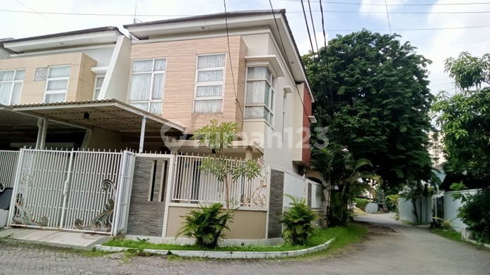 Hunian Manyar Indah Hook Minimalis Terawat Siap Huni Dekat Galaxy Mall Hunian Manyar Indah Hook Minimalis Terawat Siap Huni Dekat Galaxy Mall