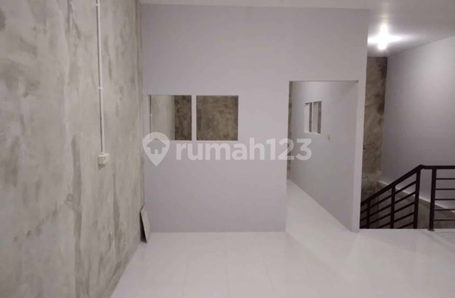 For Sale Commercial Building on Jambangan Street, Suitable for All Businesses 2