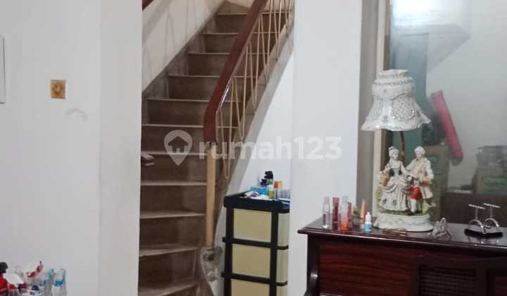 Rumah Lama Jalan Comal Strategis Dekat Raya Darmo Cocok untuk Kantor 2