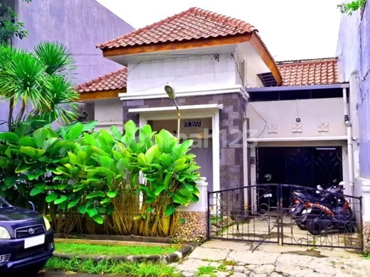 Well-Maintained Purimas House Near UPN Campus and Raya Merr Well-Maintained Purimas House Near UPN Campus and Raya Merr