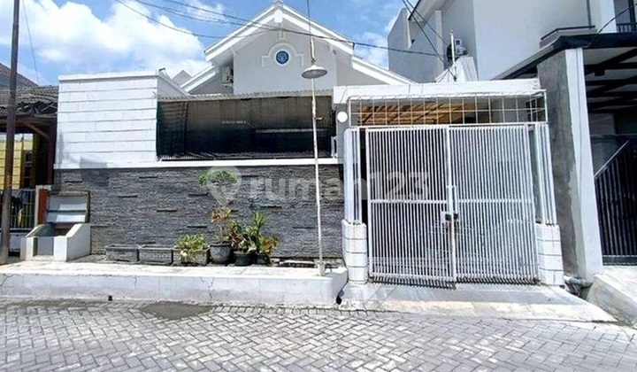 For Sale, Well-Maintained Wiguna House, Move-in Ready, Near UPN Campus