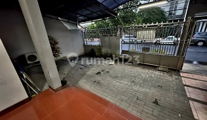 Well-Maintained Second Home in Gayungsari, Wide Road Row, Near A Yani 2