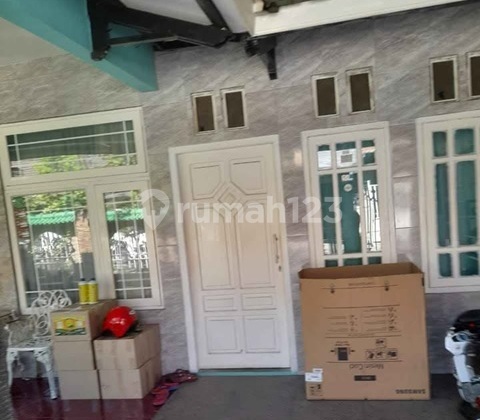 Second Hand House in Rungkut Asri, Strategic Location Near UPN Campus 2