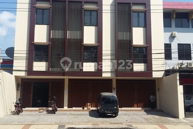 Disewakan 2 Unit Ruko Jejer Siap Pakai Cocok untuk Kantor Lokasi Strategis di Noll Jalan Perak