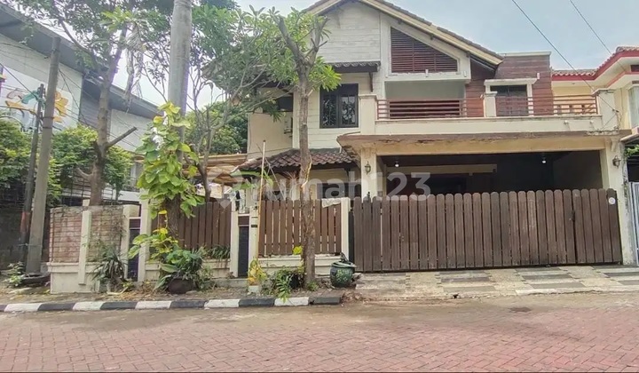Rumah Hook Prapen Indah Strategis Dekat Perkantoran, Dekat Jemursari