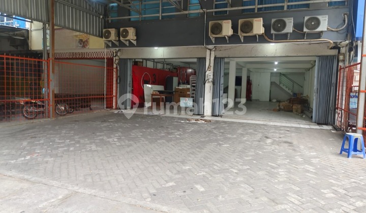 Rented Attached Shop House Ready to Use in Kenjeran Suitable for Business, Strategic Location Rented Attached Shop House Ready to Use in Kenjeran Suitable for Business, Strategic Location