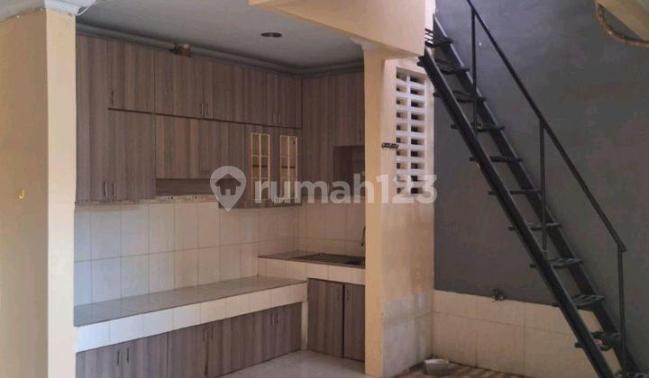 For Rent Citra House 3 floors: 6x15 land area: 70m² 1/4 floor area: 2+1 carport: 1+1 phone line 1a price: 65 million/year 2