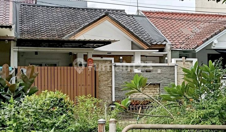 *For Sale / For Rent*  
8 X 16 M Ground Floor. 1/4  
Already Renovated  
Furnished  
Citra Garden 2, Across from Tamanshmkt 2  
2+1 Bedrooms, 1+1 Kitchen  
Safe 24 Hours  
Flood-Free  
Fully Furnished House Includes AC, Exhaust Stove, Refrigerator, Sofa, Wardrobe, Accessories  
Facing North  
2-Year Rent: Rp 120 Million (Includes F) 1