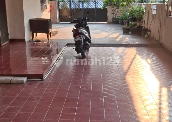 Dijual/Disewa Rumah Hoek di Perumahan Kosambi, Duri Kosambi, Jakarta Barat Lt. 300M2 (15X20)Lb. 150M23 Kt3 Kmlistrik 3500Air Pam*Depan dan Samping Sudah Full Atap. Depan Lantai Sudah Dikeramik, Samping Lantai Sudah Diplester*Cocok Utk Catering, Online, Gu 2