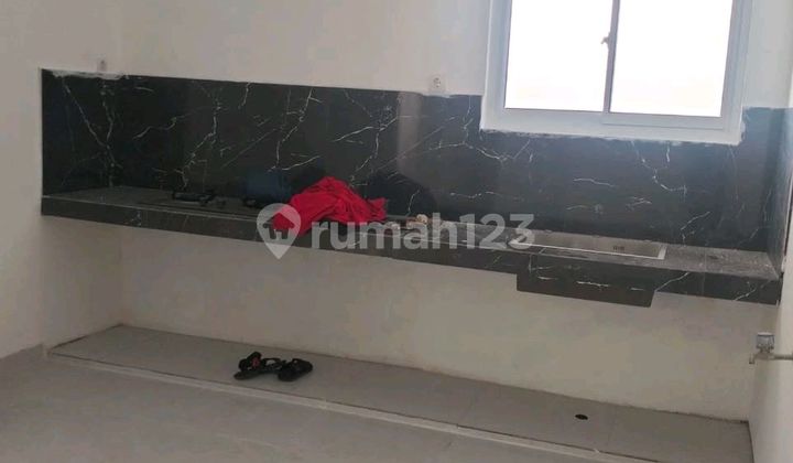 Dijual Rumah Di Cluster Garcia, Modernland ,kota Tangerang.baru Selesai Full Renovasi.lb: 120m2 (7,5mx16m)lb: 200m22 Lantai Fullkt 3 + 1km 2 + 1*ubin Granite Tile 60 X 60*kompor Tanam Baru.*2 Toilet Baru.*sink Baru.hadap Selatanlistrik 4400 Wair Pamshm**  2