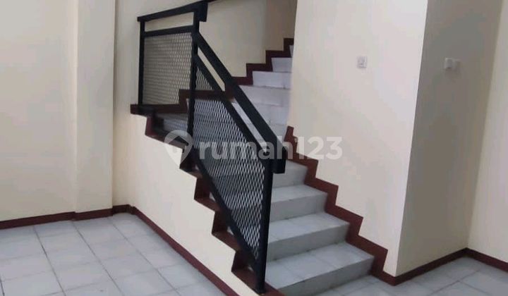 Disewakan Rumah Taman Palem Furnishedrumah di Taman Palemblok A Uk 6X12,5 M²2 Lantaikt 2+1Km 1+1Listrik 5500 Watt Air Pamfull Furnis...Harga Sewa 1 Thn..60 Juta 2