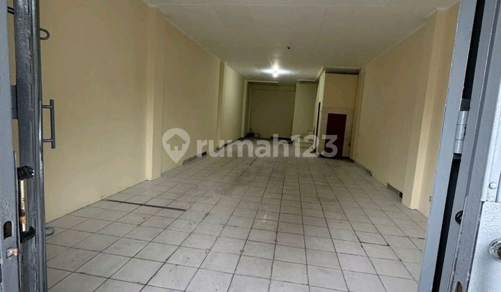 For Rent: Duta Garden Shop House, Size 5 x 15, 3.5 Floors, PLN 5500, Facing Main Road, Good Groundwater, Price 90 Million / Year Negotiable 2