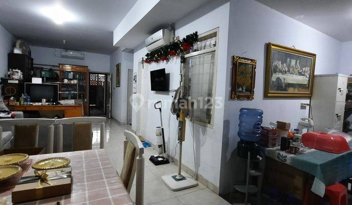 Dijual Murah Rumah di Taman ratu indah , kondisi bagus 2