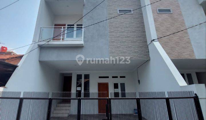 Turun Harga Rumah Baru Strategis di Tebet Timur Jakarta Selatan 1