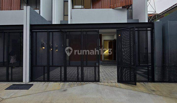 Rumah Baru Dalam Komplek One Gate Design Modern View Taman Di Duren Sawit Jakarta Timur 1