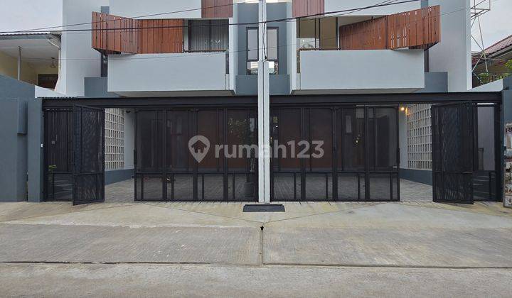 Rumah Baru Dalam Komplek One Gate Design Modern View Taman Di Duren Sawit Jakarta Timur 2