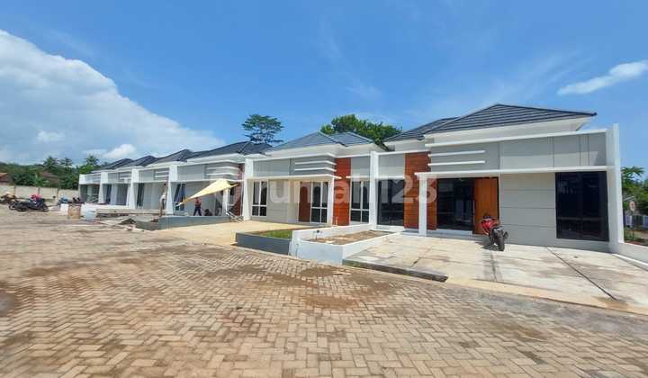 House Near Main Road in Mijen Bsb 1