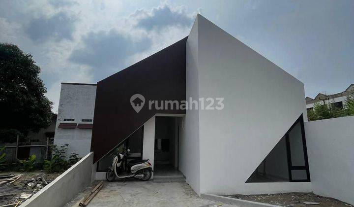 EKSKLUSIF RUMAH UNIK KONTEMPORER DAERAH TITI KUNING  1