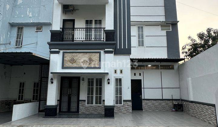 Rumah 3 Lantai Posisi Hook Dalam Komplek Seroja Ringroad Medan Sunggal 1