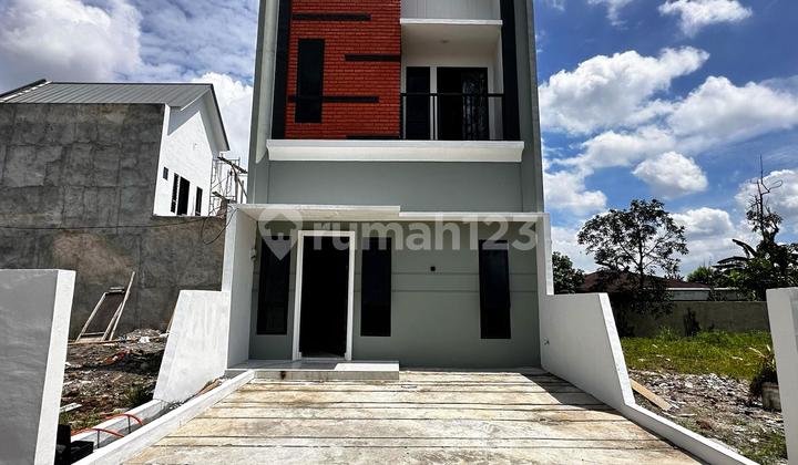 West Facing Size 6 X 18 In Setia Budi Complex Medan Sunggal Ring Road