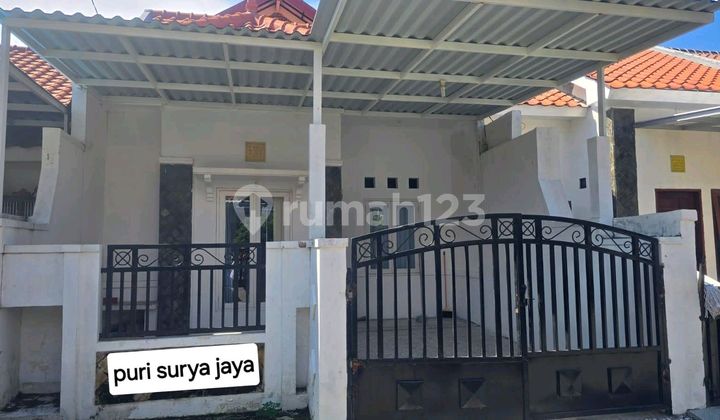 Rumah di Puri Surya Jaya Sudah Renov