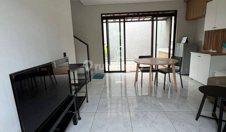 Sewa Rumah minimalis modern 2 Lantai Terawat Rapi di KBP 1