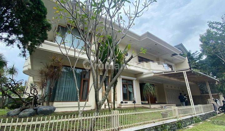 Jual Rumah Mewah Hoek di Kawasan Elite Istana Regensi 2