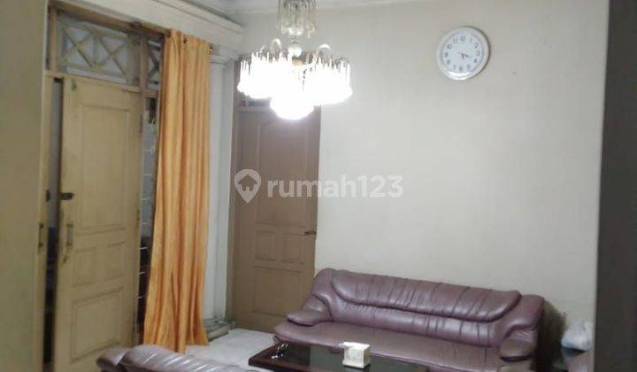 Jual Rumah Hitung Tanah di Mainroad Supratman 2