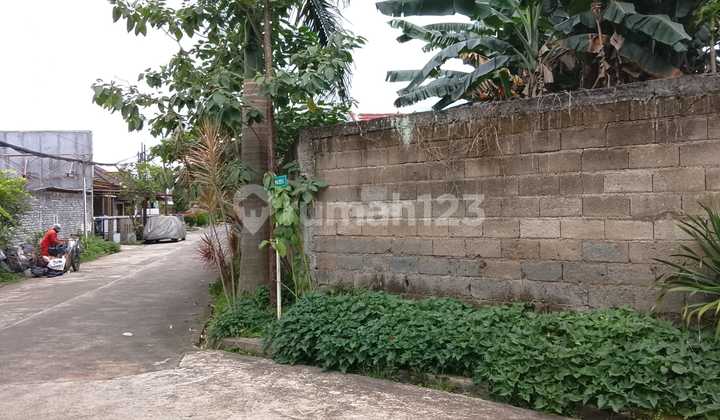 Jual Tanah Kavling, Hoek di Tengah Jot