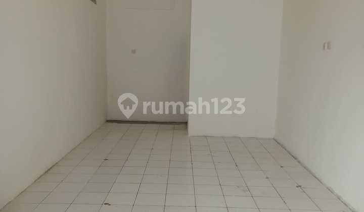 For Rent: Strategic and Affordable Adjacent Shophouse on Main Road in Ciater. 2