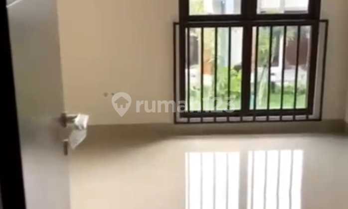 Dijual Cepat Rumah 2 Lantai di Bawah Harga Pasar di BSD 2