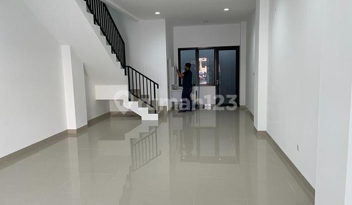 DIJUAL CEPAT RUKO 3 LANTAI PINGGIR JALAN DI KENCANA LOKA 1